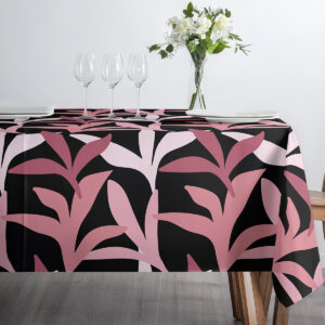 zblizenie na część stołu z nakryciami i szklankami prezentujące całościowy wzór