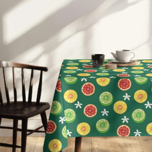 Detal wzoru z białymi kwiatuszkami między plasterkami cytrusów