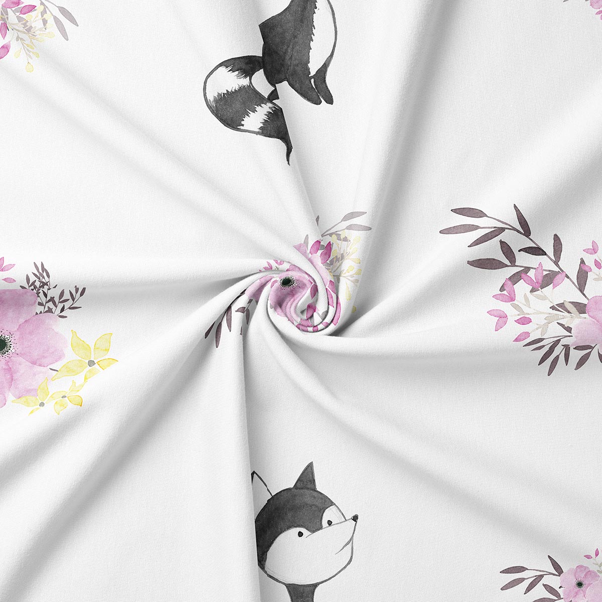 zbliżenie tkaniny pokazujące detal nadruku liska i delikatnych bukietów