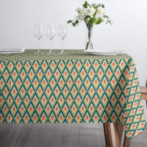 perspektywa z góry prezentująca regularne ułożenie wzoru na całej powierzchni obrusu