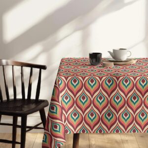 zbliżenie na narożnik obrusa z powtarzalnym wzorem łezek