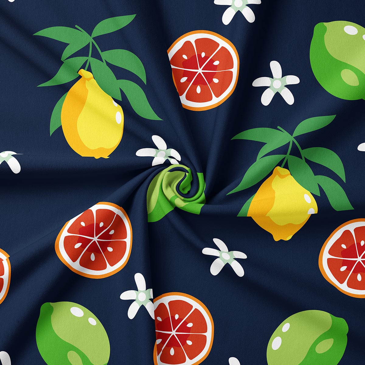 Zbliżenie na tkaninę z plastrami grejpfruta, cytrynami, limonkami i drobnymi białymi kwiatami