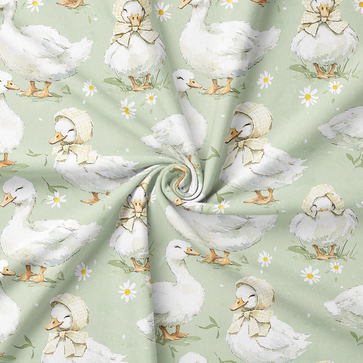 Zbliżenie na wzór obrusu z białymi kaczuszkami i drobnymi kwiatkami