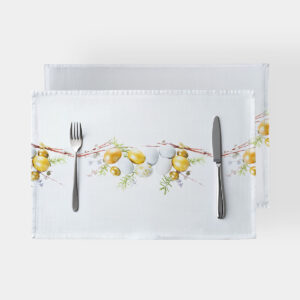 główne ujęcie białej podkładki z paskiem pisanek w złotych i jasnych tonach oraz gałązek bazi