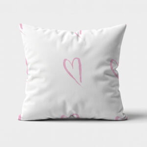biała poduszka dekoracyjna z różowym akwarelowym sercem widok z przodu