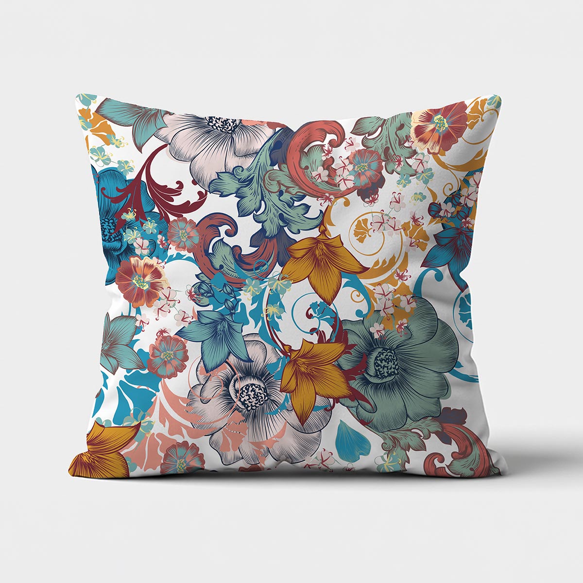 Poduszka dekoracyjna z ornamentowym wzorem kwiatowym na jasnym tle, ujęcie frontalne