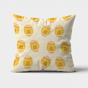 Poduszka dekoracyjna z żółtymi pisankami na kremowym tle, widok z przodu