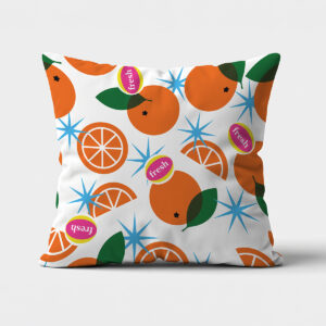 Poduszka dekoracyjna z motywem pomarańczy i niebieskich gwiazdek — widok z przodu