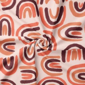 Zbliżenie materiału z akcentami pędzla i ziarnistą fakturą nadruku