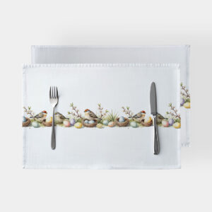 biała podkładka stołowa z poziomym pasem ilustracji ptaków, gniazdek i pastelowych pisanek