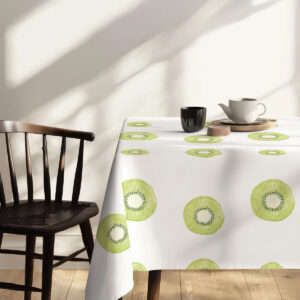 Krawędź stołu z krzesłem i powtarzającymi się plastrami kiwi