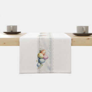 Bieżnik z centralnym pasem pisanek i koronkową bordiurą na jasnym tle