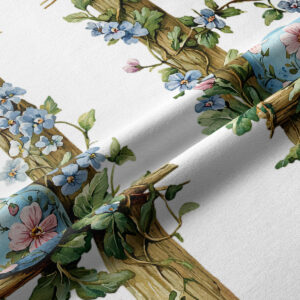 zbliżenie tkaniny z detalem plecionego płotka, kwiatów i malowanych pisanek