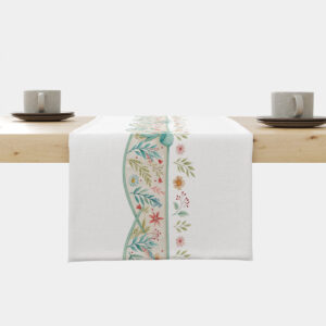 Bieżnik ułożony na stole z centralnym pasem kwiatów i kokard na jasnym tle