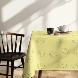 detal krawędzi obrusu i rozmieszczenie motywu na powierzchni