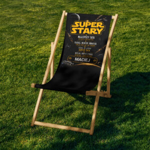 Leżak Super Stary Retro jako prezent na Dzień Ojca — aranżacja ogrodowa, naturalny bukowy stelaż i czarny materiał